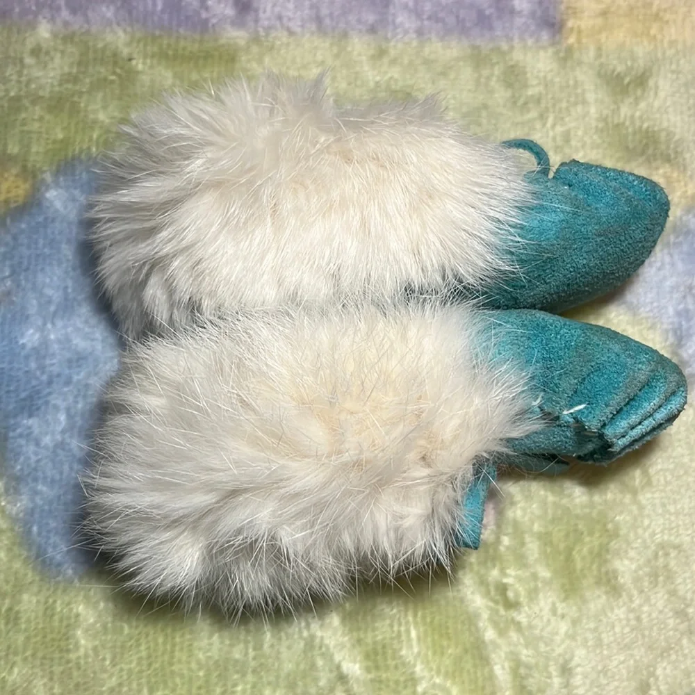 Baby leather moccasins. Beautiful teal leather with real white fur at ankle